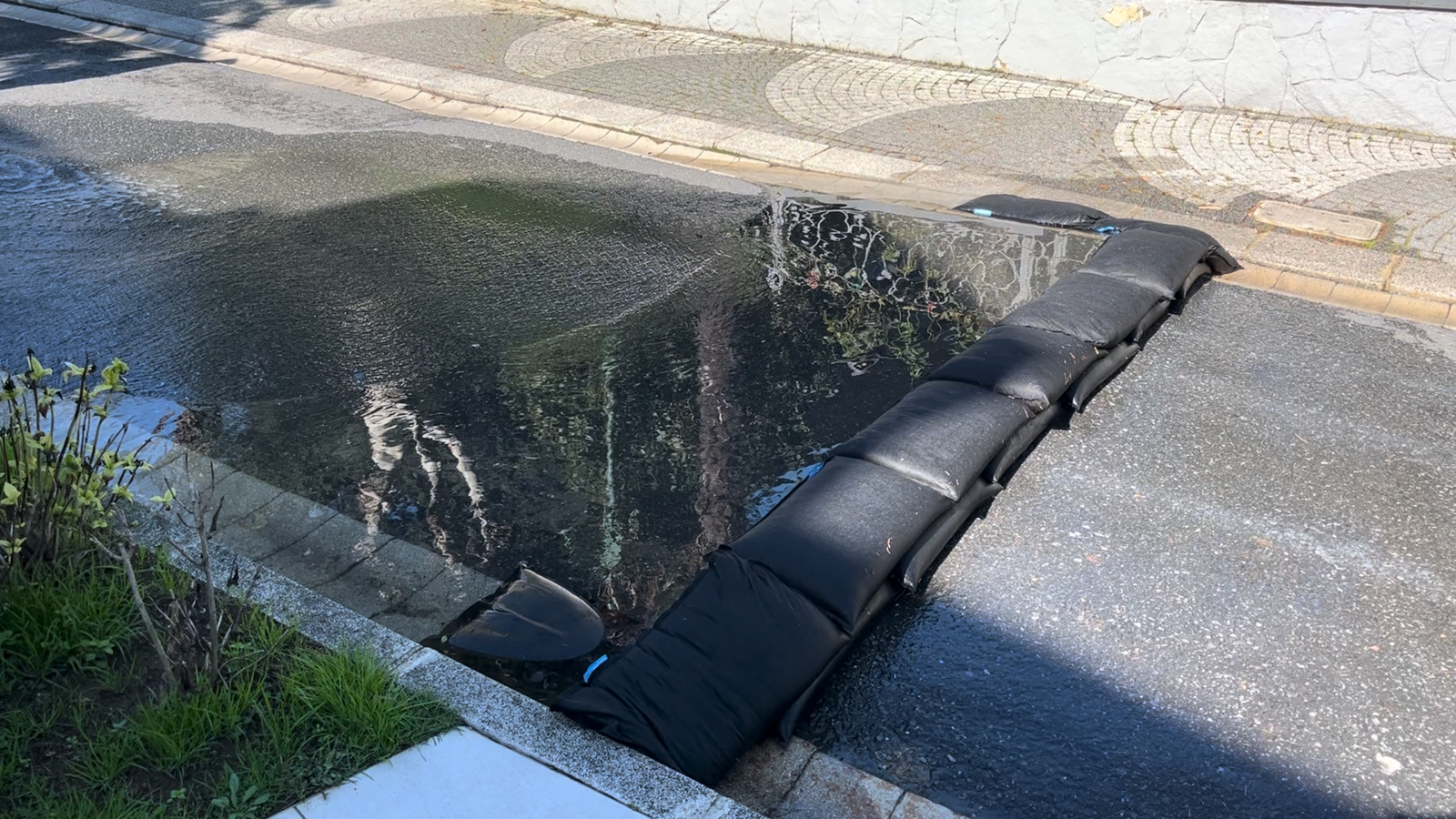 Water contained by SUPER BLOC barrier